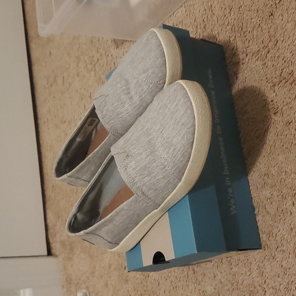Toms slip-ons